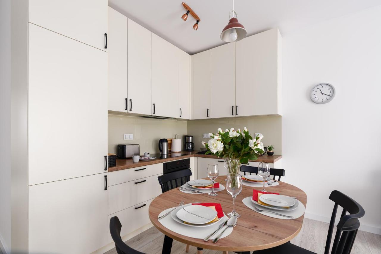 Premium Apartments Poznan Airport By Noclegi Renters Exterior photo